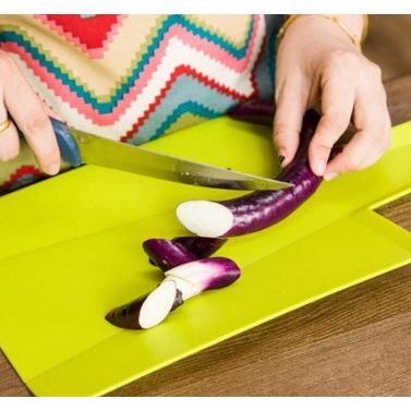 Kitchen Folding Cutting Board – Non-Slip, Food-Grade Foldable Chopping Board